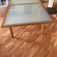 Tavolo in legno e vetro allungabile