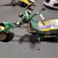 giocattoli originali africani in latta