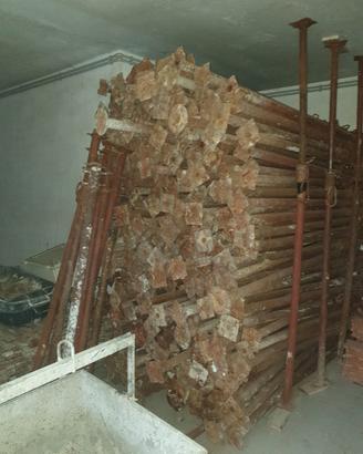 puntelli in ferro da armatura 