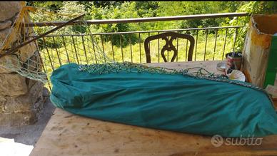 Tenda da campeggio e amaca