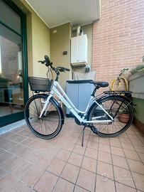 Bici da donna touring frera nuova. Ruote 28