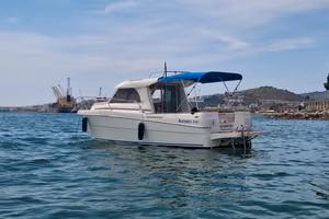Beneteau Antares 710