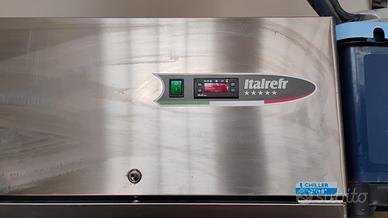 frigo doppia anta. Adatto per ristorazione 