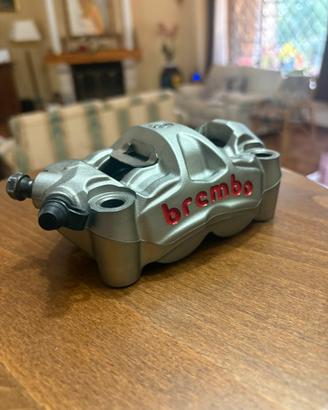 pinza brembo M50 con pompa semi radiale