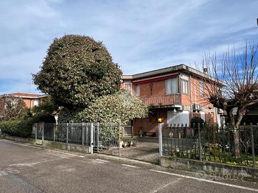 CASA INDIPENDENTE A COSTA DI ROVIGO
