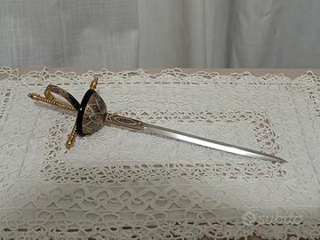 Tagliacarte vintage spada. 