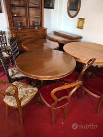 Tavoli e Sedie varie.