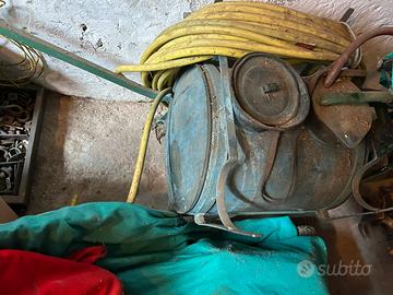 Pompa con motore per innaffiare