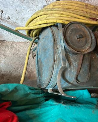 Pompa con motore per innaffiare