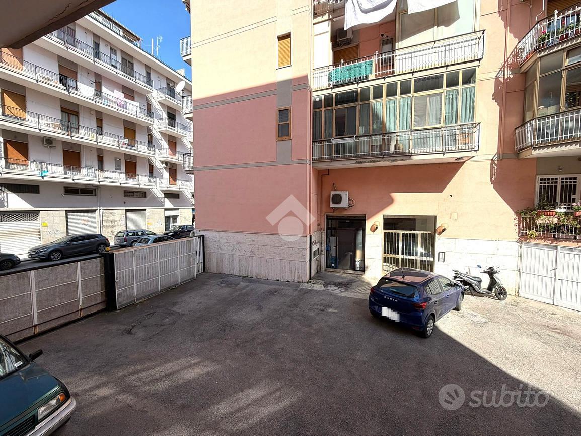 3 LOCALI A SALERNO - Altro