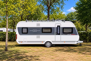HOBBY DELUXE 545 + VERANDA SU MISURA + 3 COPERTURE