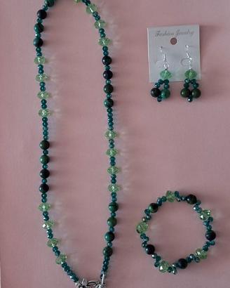 Collana, bracciale e orecchini, esclusivi
