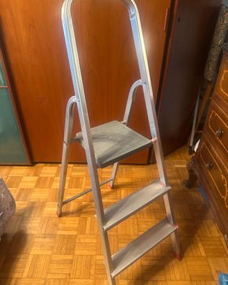 SCALETTA ALLUMINIO + SGABELLO LEGNO