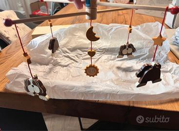 Giostrina in legno Thun per culla o lettino