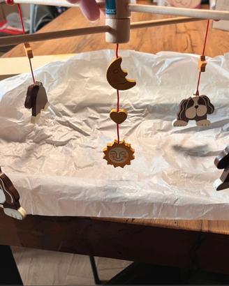 Giostrina in legno Thun per culla o lettino