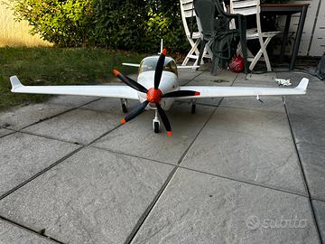 Aeromodello Grob 120TP Robbe con retrattili e Lipo