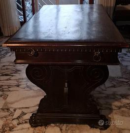 Splendido tavolo/scrivania stile Neo-Rinascimento