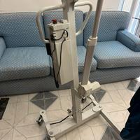 Sollevatore persone anziane o non autosufficienti