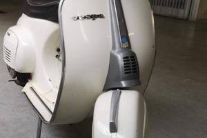 Vespa special 50 biancospino