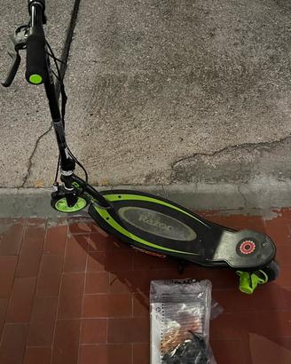 Razor E90 Electric power  monopattino