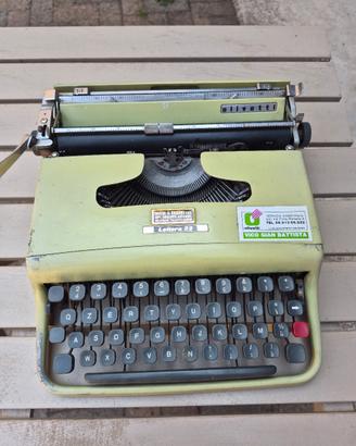 Macchina da scrivere Olivetti lettera 22