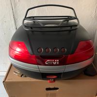 Bauletto Givi V46 con portapacchino