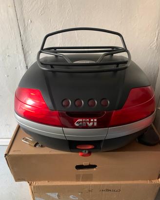Bauletto Givi V46 con portapacchino