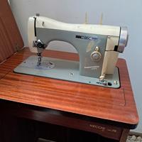 Macchina da cucire Necchi