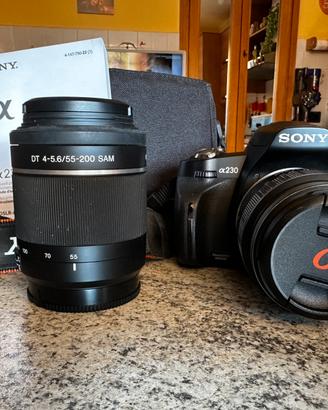 Reflex Sony Alpha 230 con due obiettivi e accessor