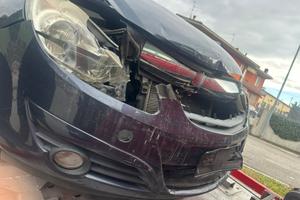 auto incidentata opel corsa