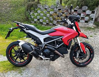 Ducati Hyperstrada 821