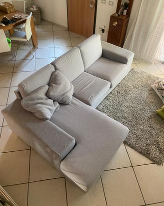 Divano con chaise longue