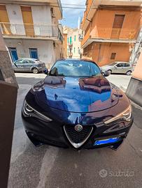 alfa romeo stelvio leggere bene 