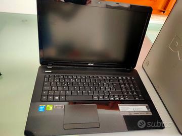 Lap top Aspire E1-772 G