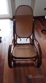 Sedia Poltrona a Dondolo Vintage