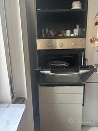 Credenza con forno e cassettoni