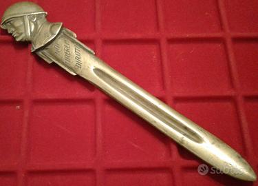 Tagliacarte Mussolini Anni 30 Elmetto Marcia Roma