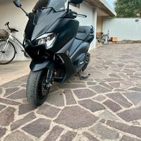 Yamaha TMAX 560 Tech max