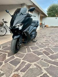 Yamaha TMAX 560 Tech max