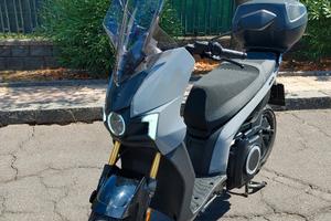 SEAT MÒ PERFORMANCE 125