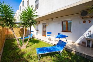 Bilocale con giardino