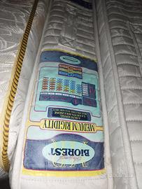 materassi 3 75 euro  uno 30 euro