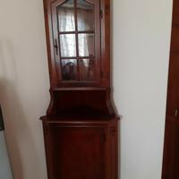 Vetrina ad angolo vintage 