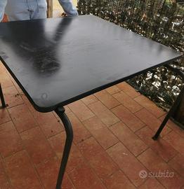 Tavolo da esterno con 2 sedie