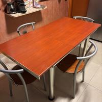 Tavolo cucina con 4 sedie- struttura in metallo e