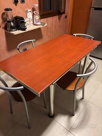 Tavolo cucina con 4 sedie- struttura in metallo e