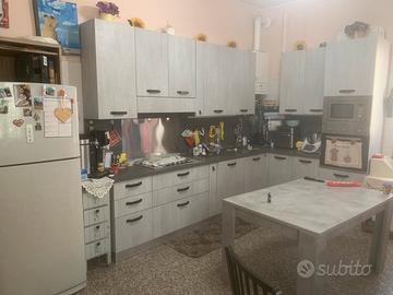 Arredamento vario per casa