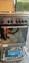 Piano cottura a gas con forno elettrico ventilato