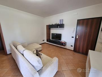 Divano con penisola sx con mobile soggiorno