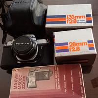 Si vendono macchine fotografiche analogiche.